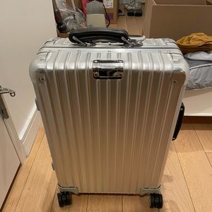 Rimowa classic cabin s